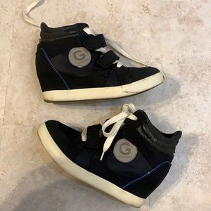 🛍High top wedge sport shoe